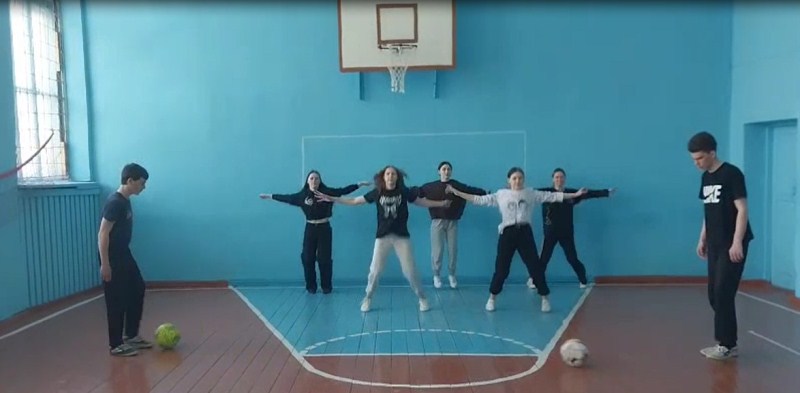 Футбольный флешмоб 10-11 класс (Всероссийский фестиваль &amp;quot;Футбол в школе&amp;quot;) #футболвшколе.