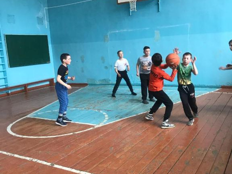 Соревнования по баскетболу среди мальчиков 3-5 классов.